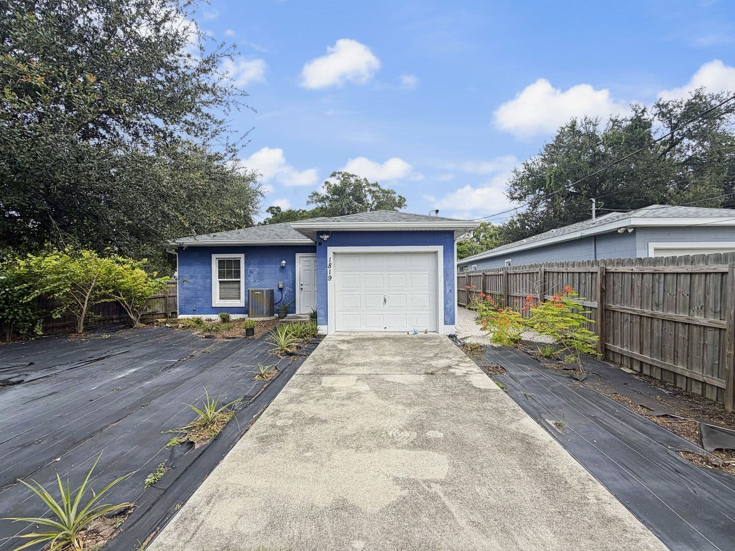 Saint Petersburg House: 1819 48th St S