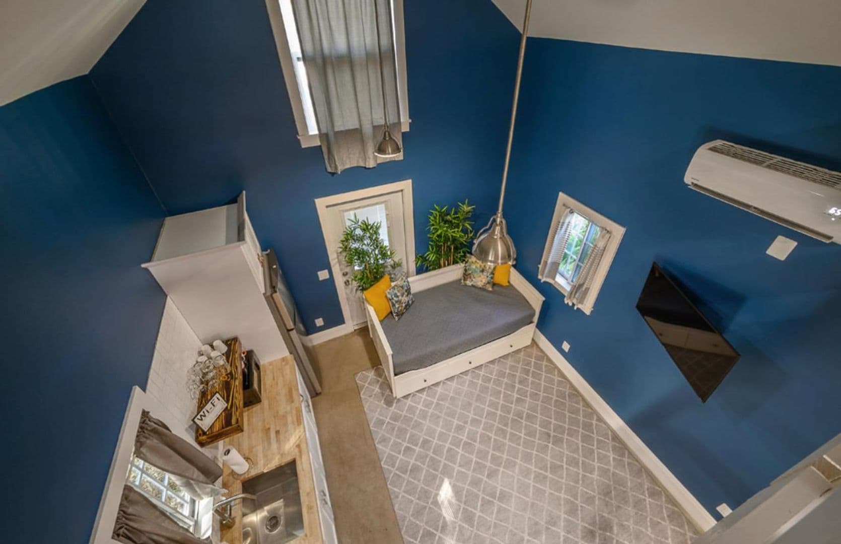 Tampa House: 7201 N Highland Ave Unit B