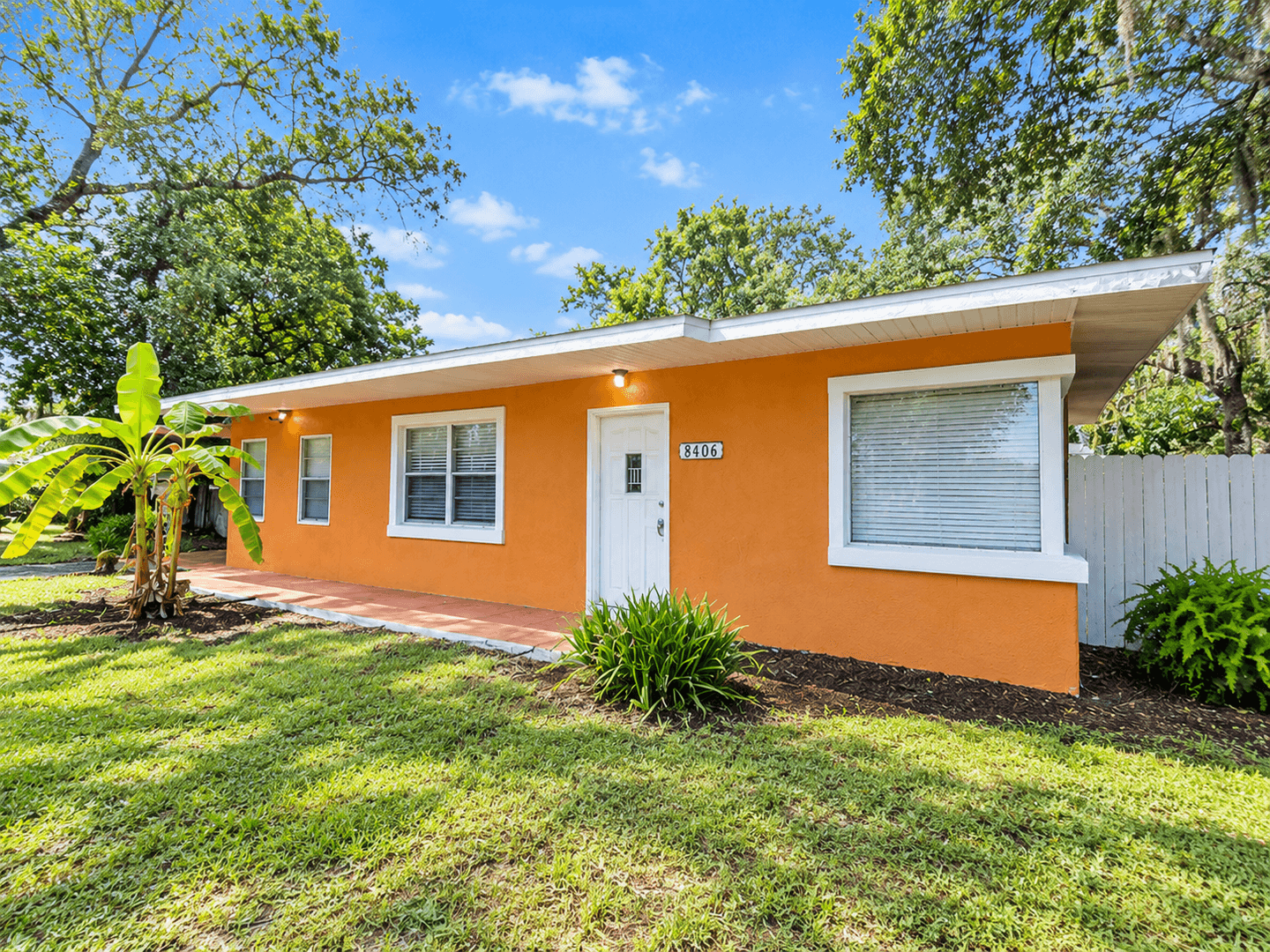 Tampa House: 8406 N 20th St