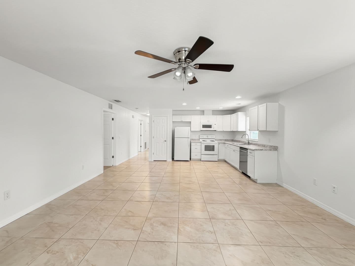 Saint Petersburg House: 1819 48th St S
