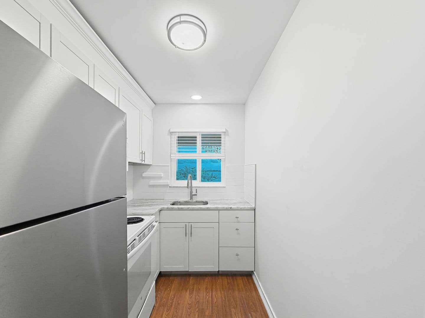 Treasure Island Apartment: 295 110th Ave