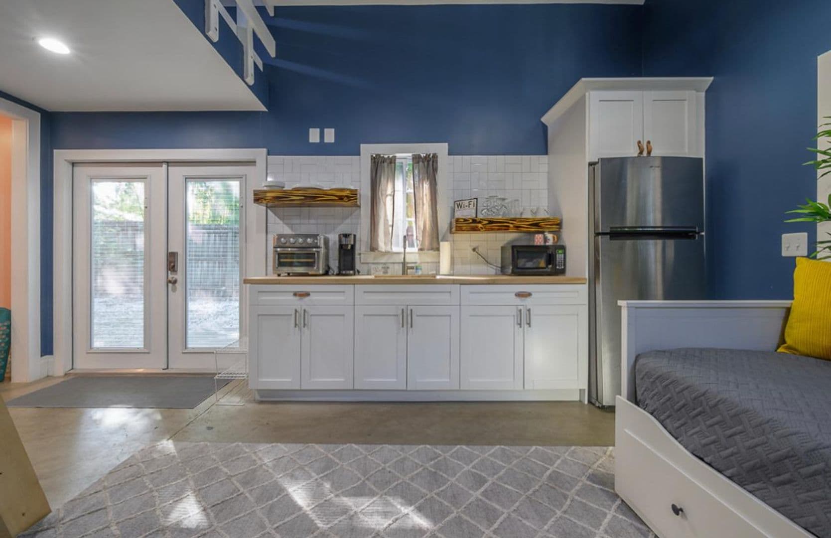 Tampa House: 7201 N Highland Ave Unit B
