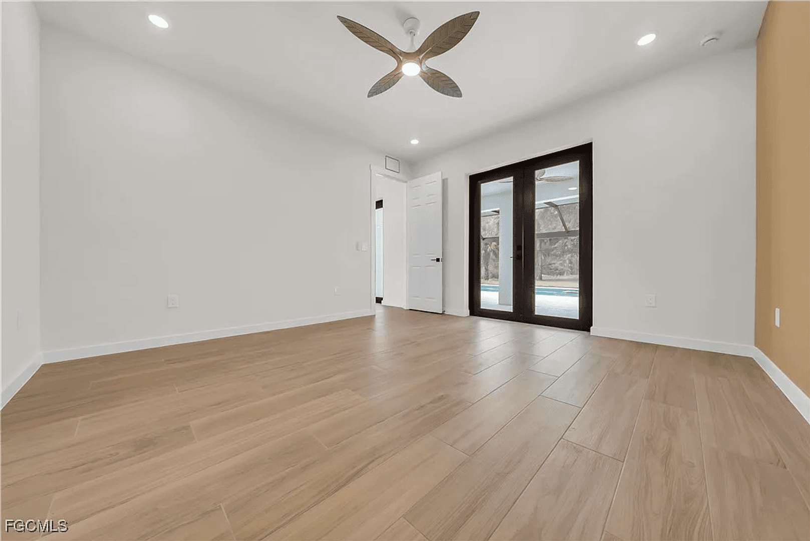 Naples House: 2719 2nd St NW