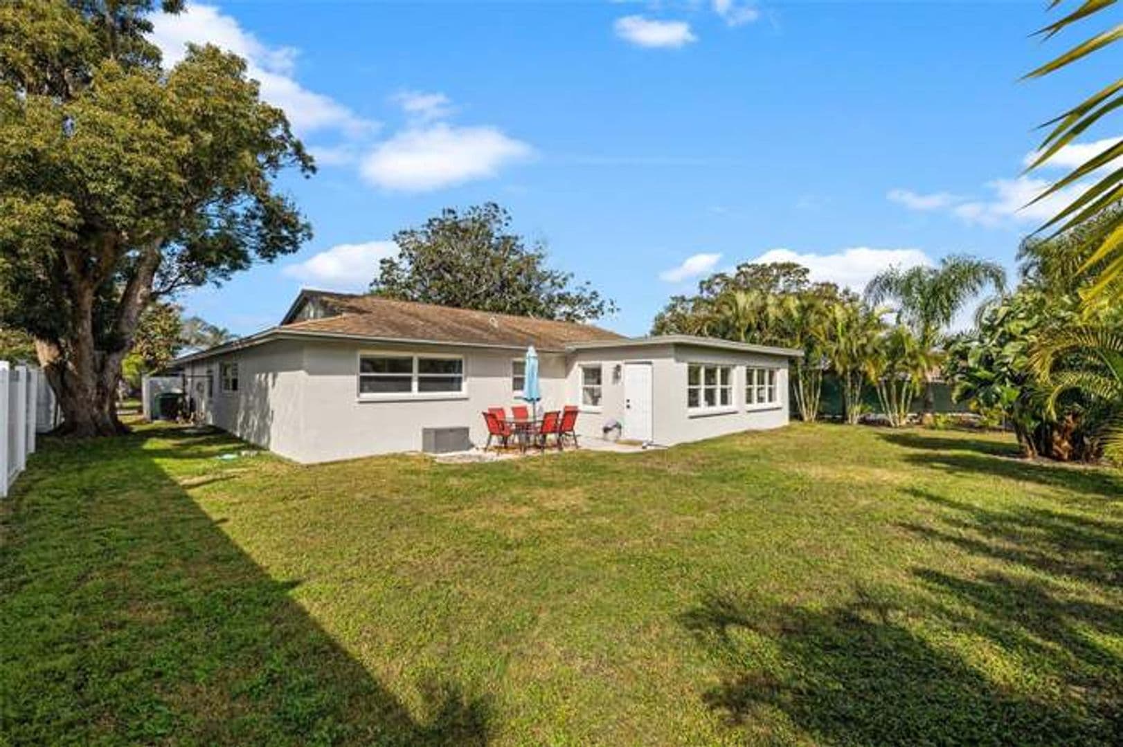 Largo House: 11145 Bella Loma Dr