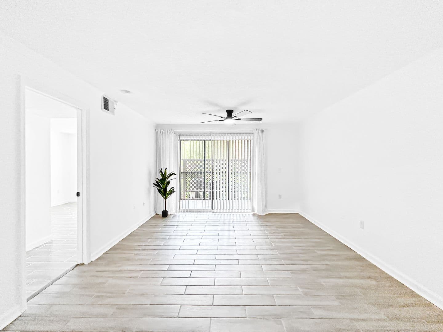 Clearwater Condo: 2500 Winding Creek Blvd APT G106