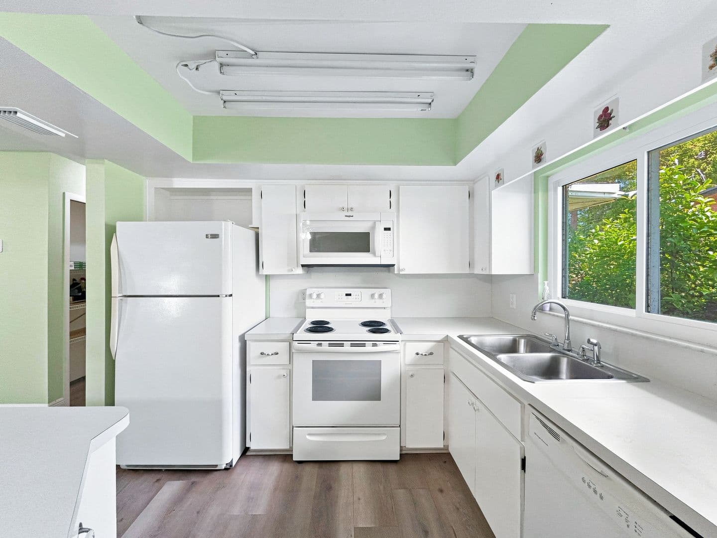 Largo House: 12829 109th St