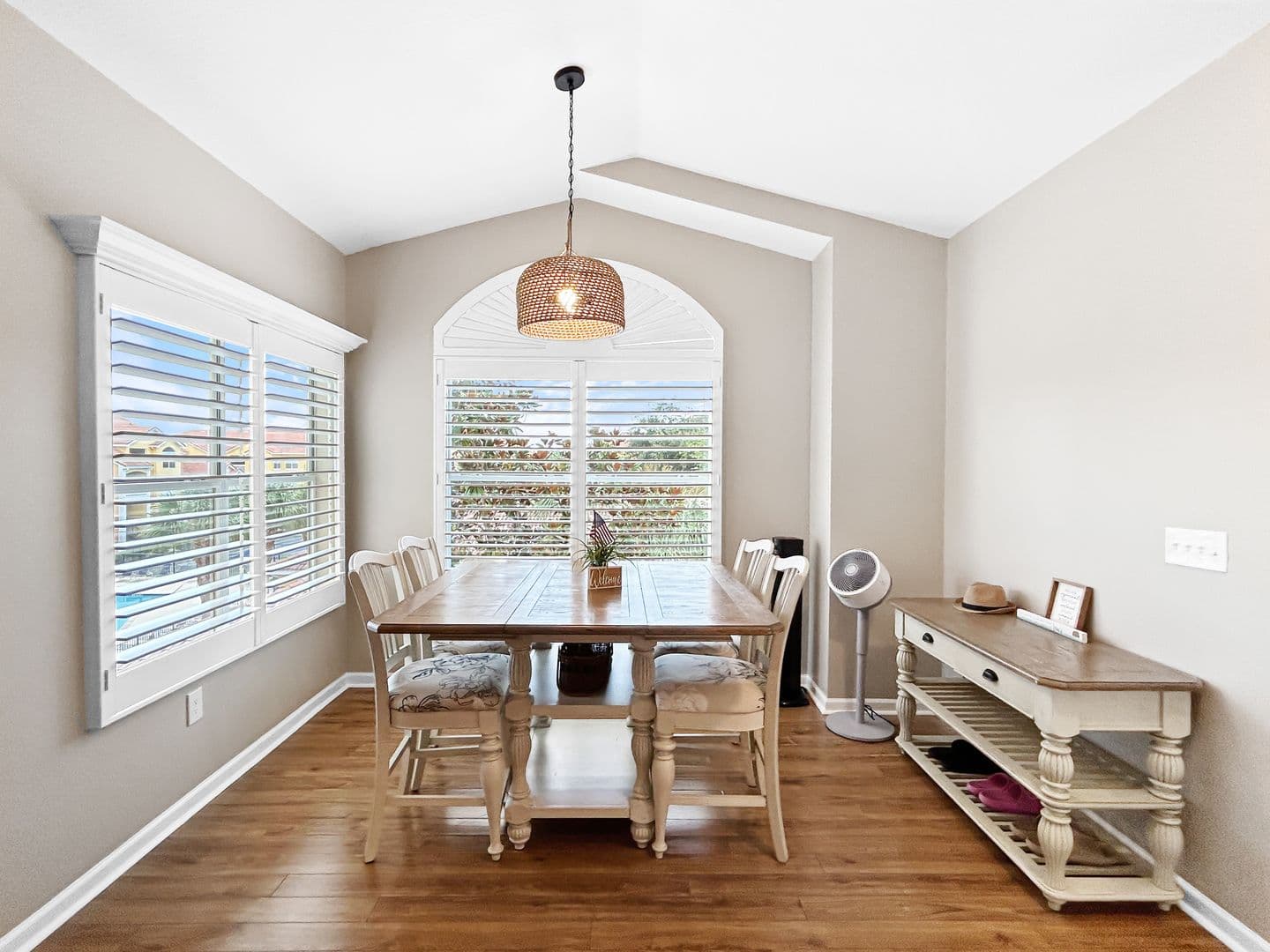Seminole Condo: 10764 70th Ave #3306