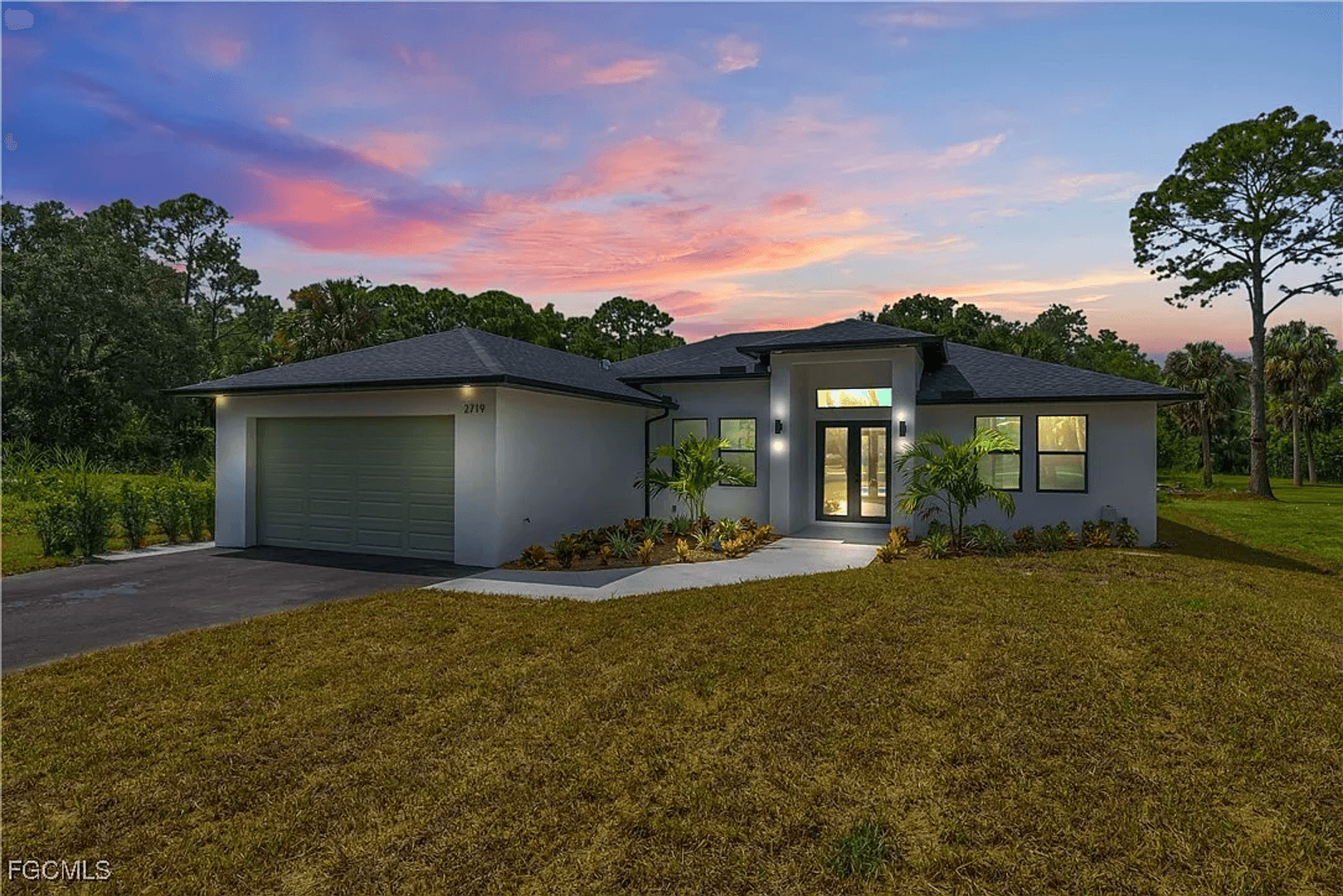 Naples House: 2719 2nd St NW