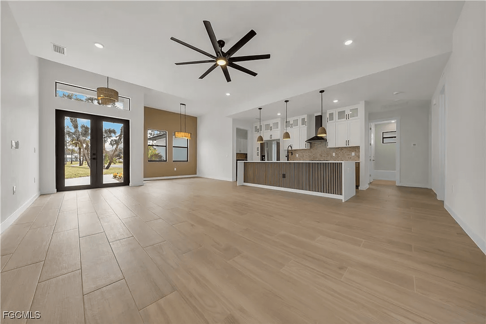 Naples House: 2719 2nd St NW