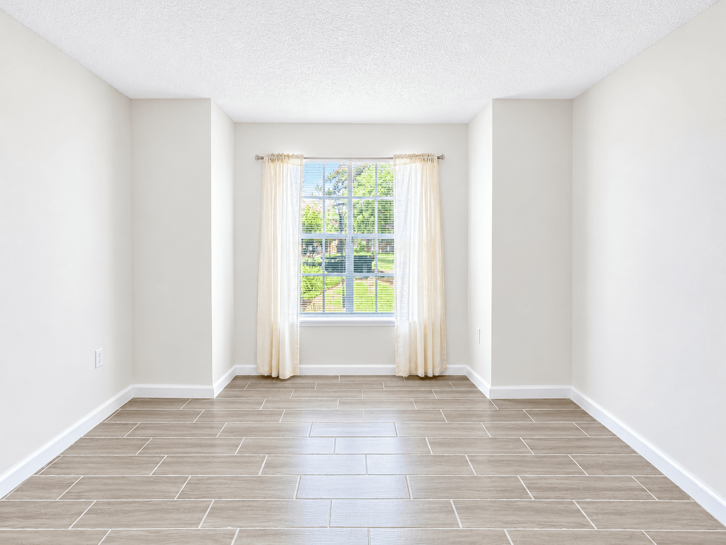 Clearwater Condo: 2500 Winding Creek Blvd APT G106