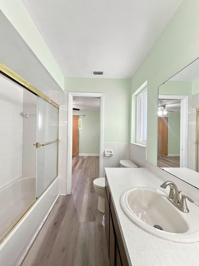 Largo House: 12829 109th St
