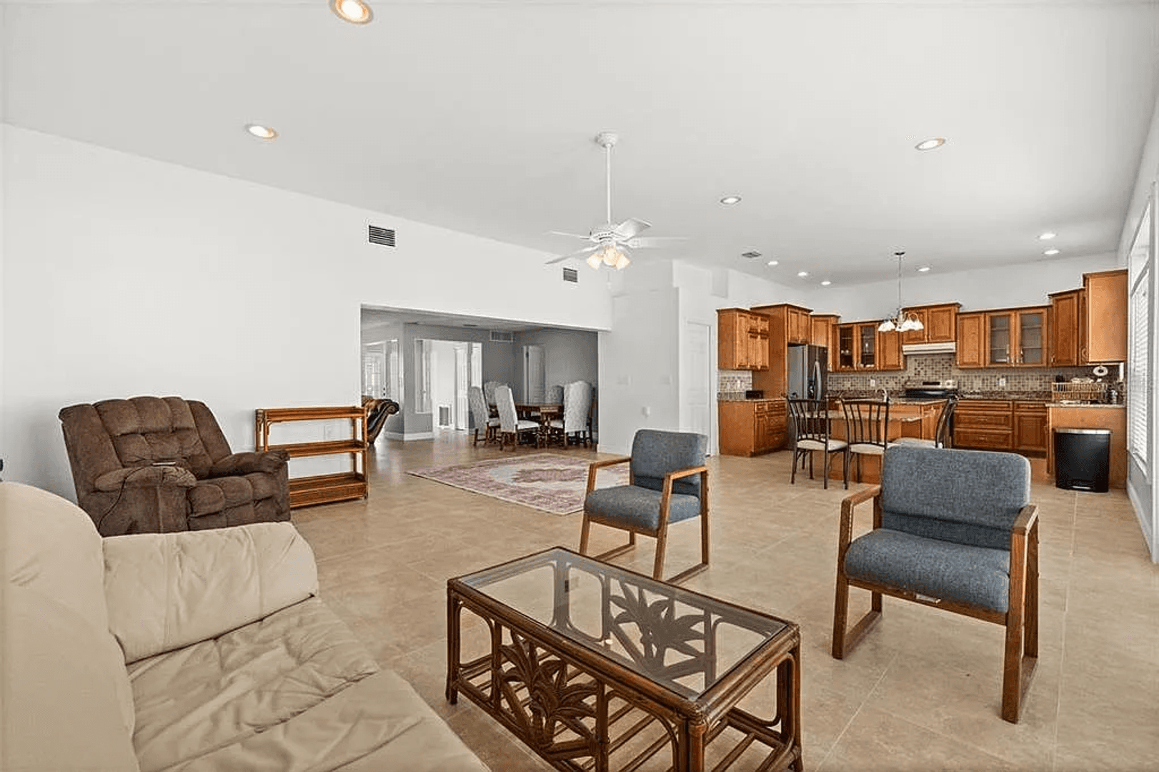 Treasure Island House: 710 116th Ave