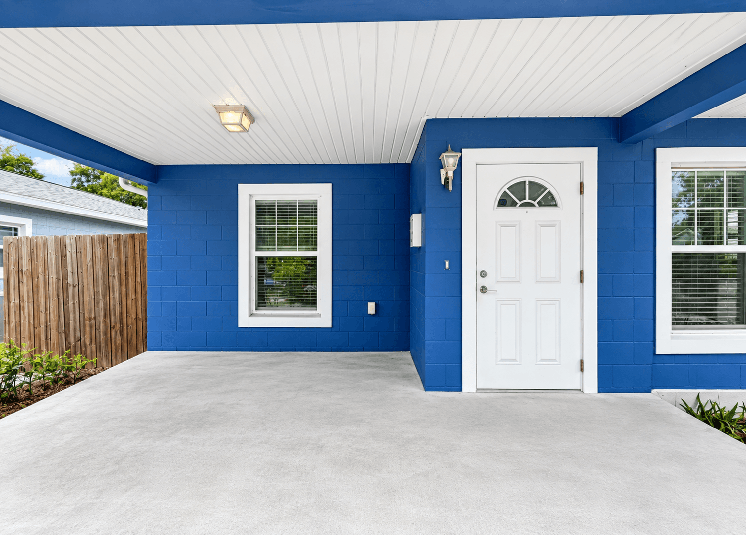 Saint Petersburg House: 1819 48th St S