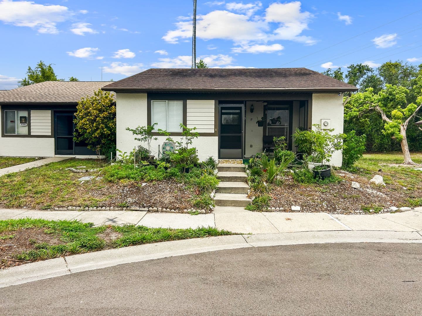 Palm Harbor House: 2140 Corbin Pl APT F