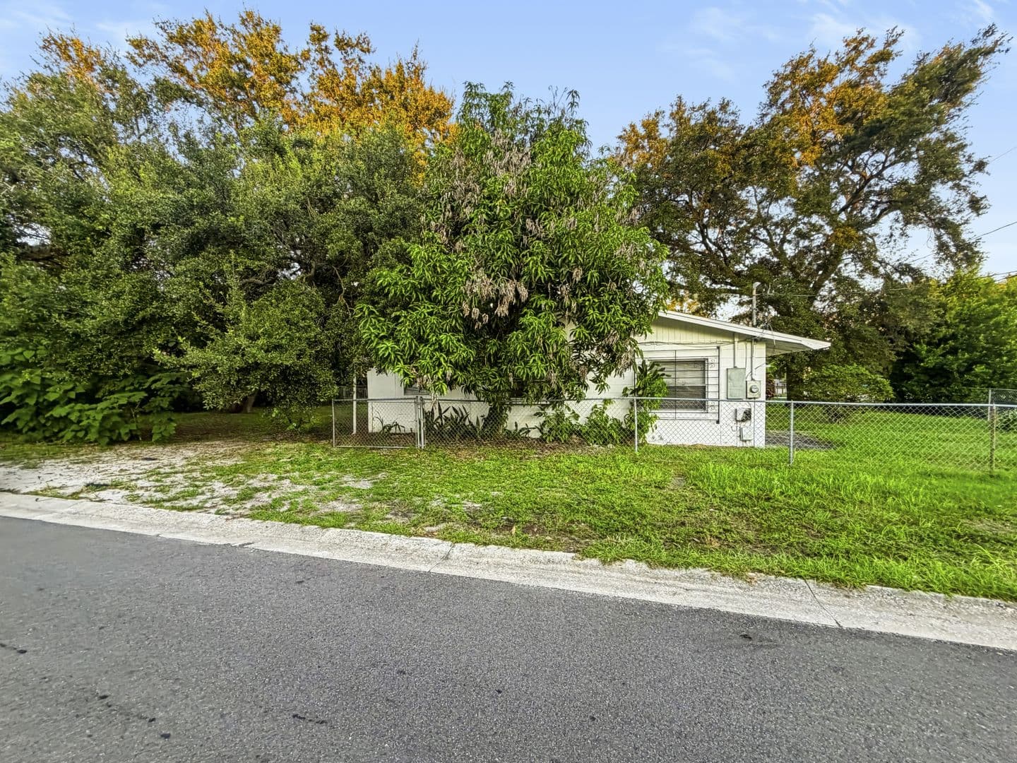 Tampa House: 3700 E Idlewild Ave