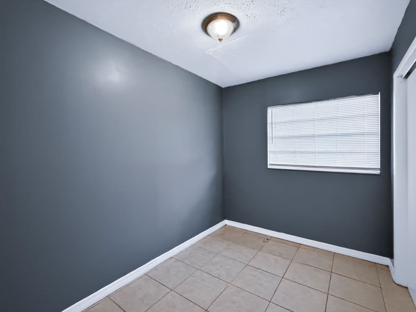 Tampa House: 3700 E Idlewild Ave