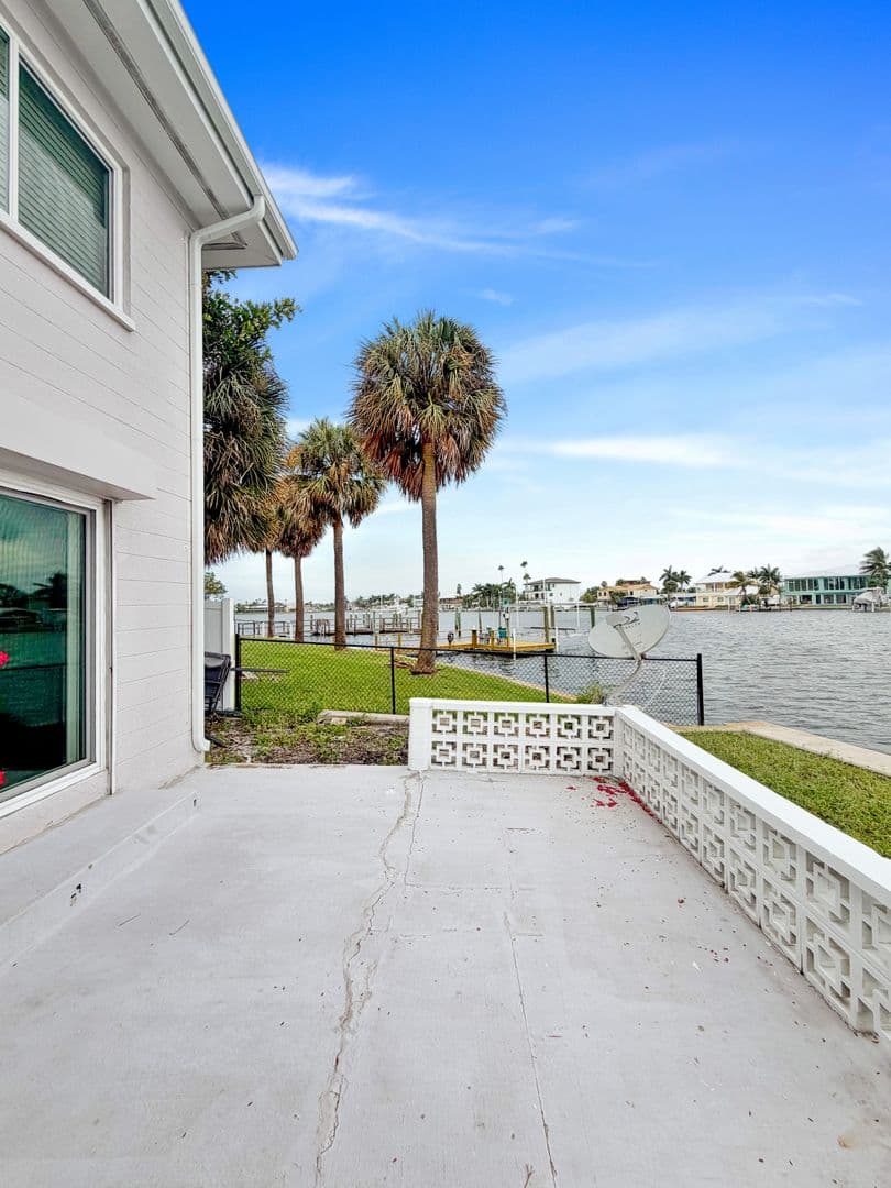Treasure Island Apartment: 295 110th Ave