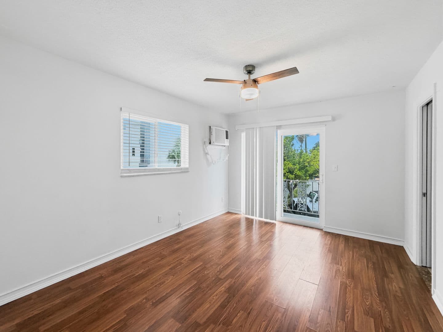 Treasure Island Apartment: 295 110th Ave