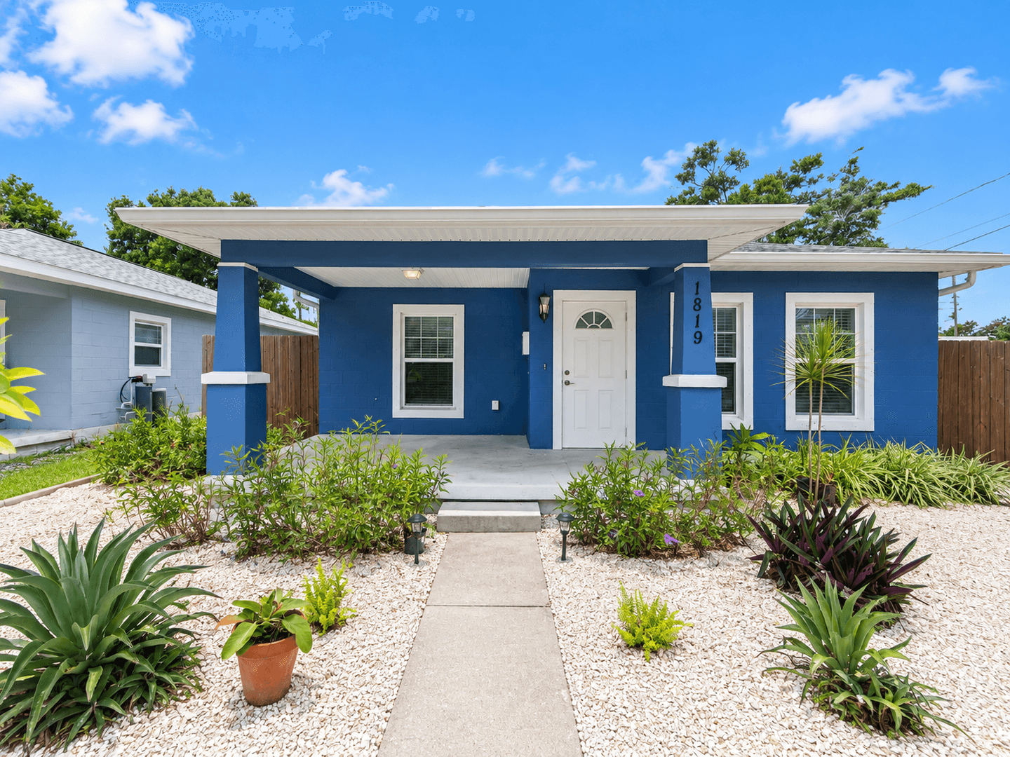 Saint Petersburg House: 1819 48th St S