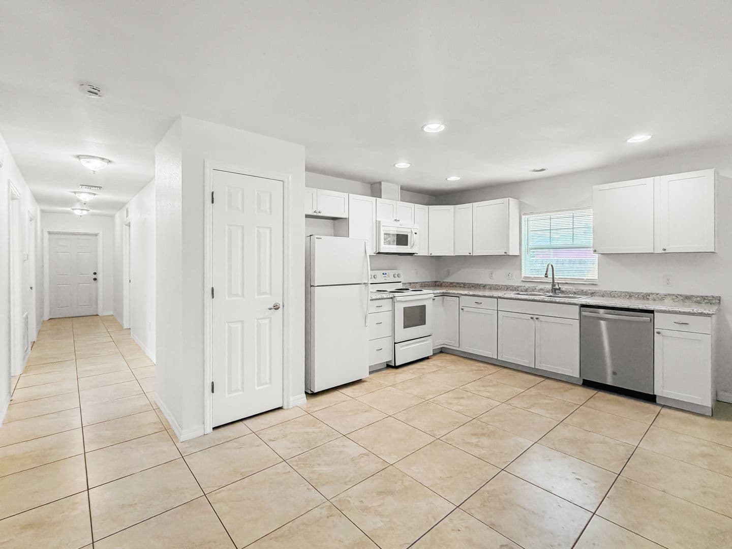 Saint Petersburg House: 1819 48th St S