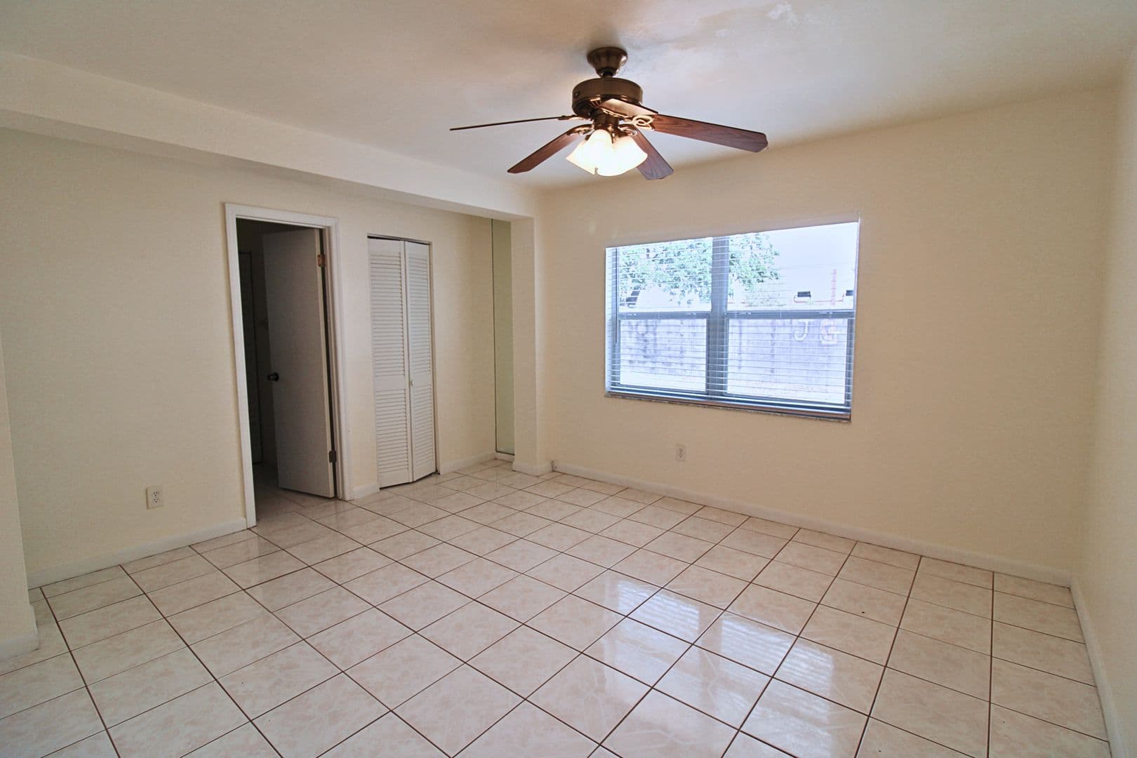 Tampa House: 3403 W St Louis St