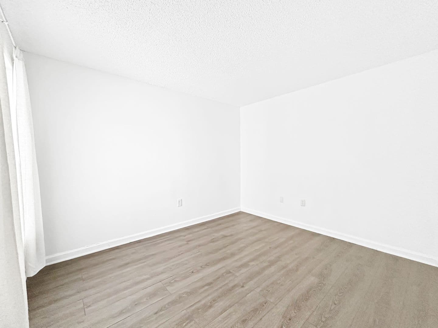 Clearwater Condo: 2500 Winding Creek Blvd APT G106