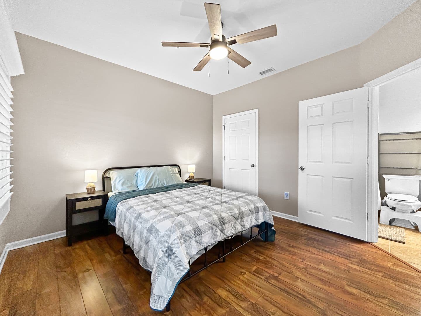 Seminole Condo: 10764 70th Ave #3306