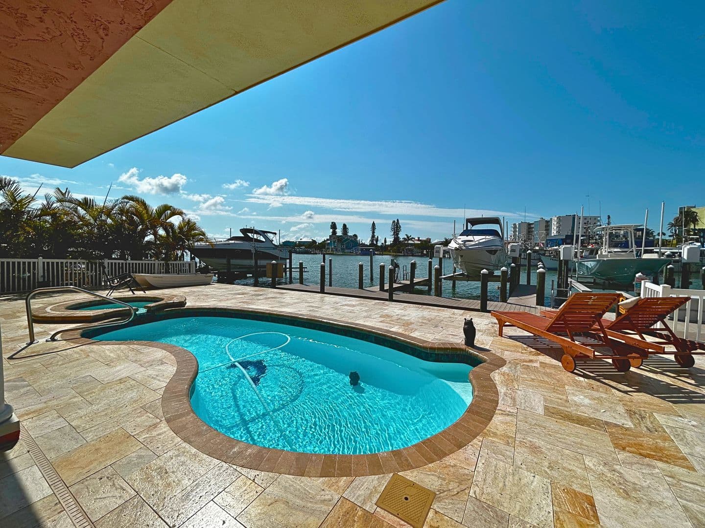 Madeira Beach House: 468 137th Ave