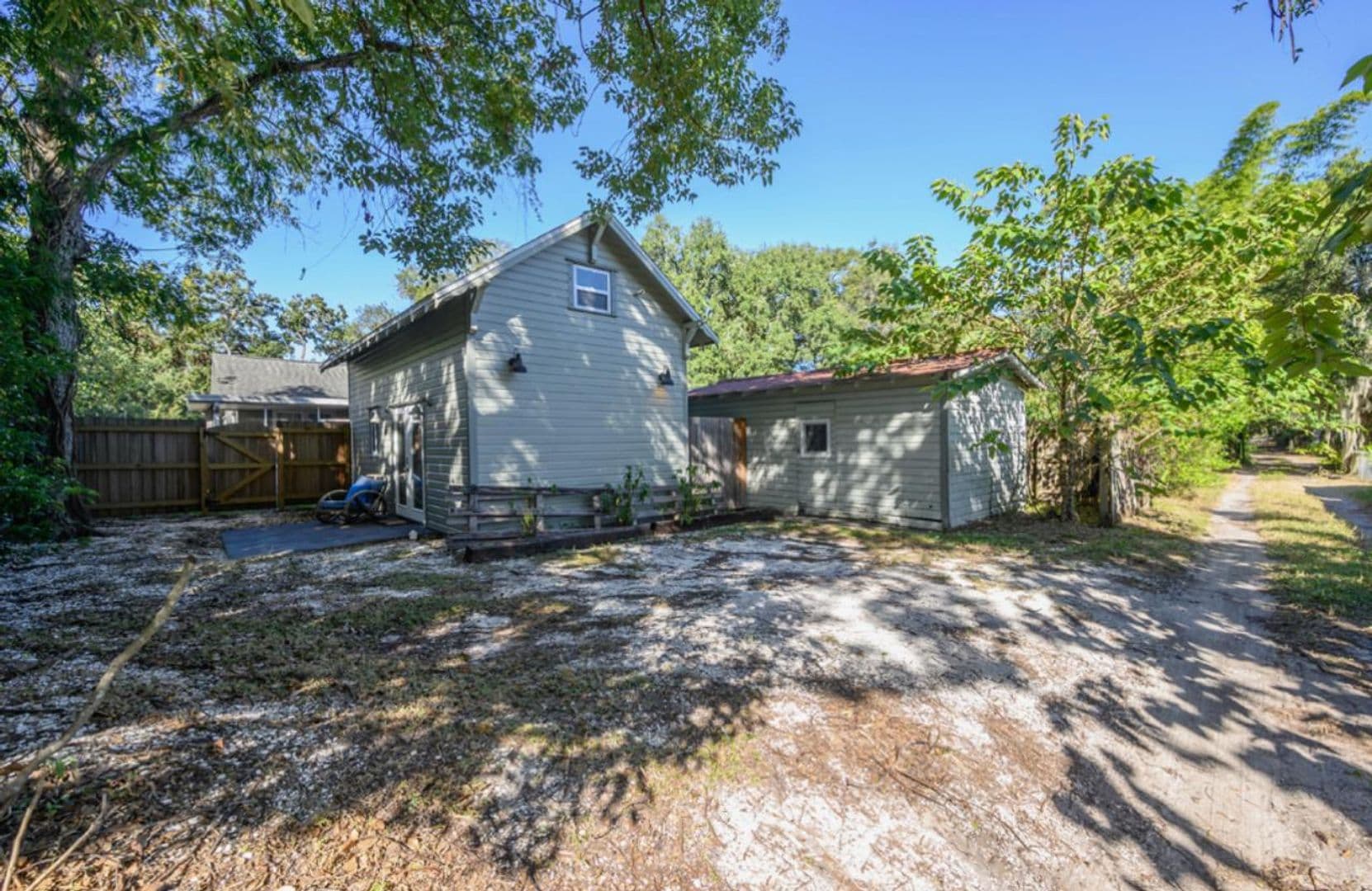 Tampa House: 7201 N Highland Ave Unit B