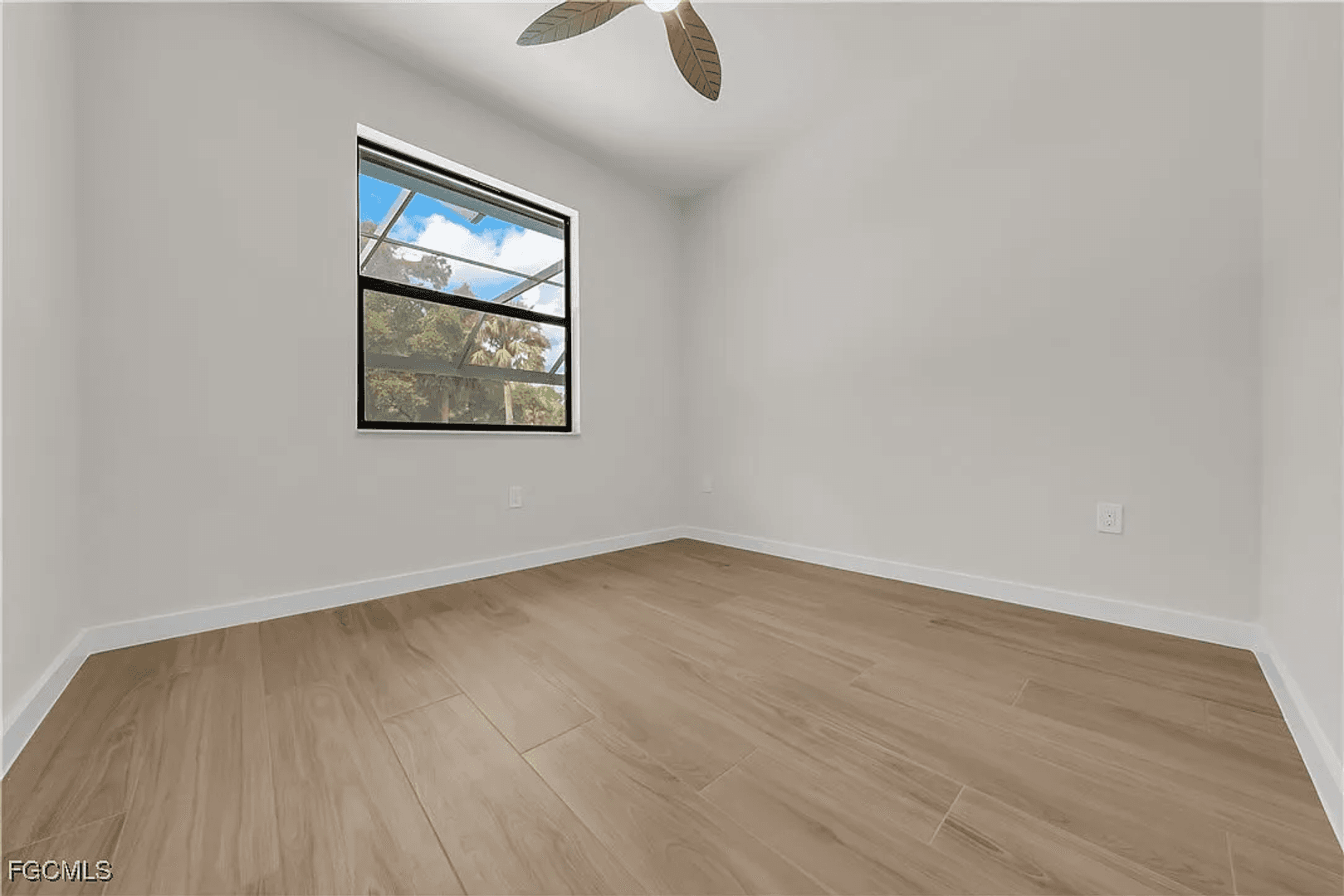 Naples House: 2719 2nd St NW