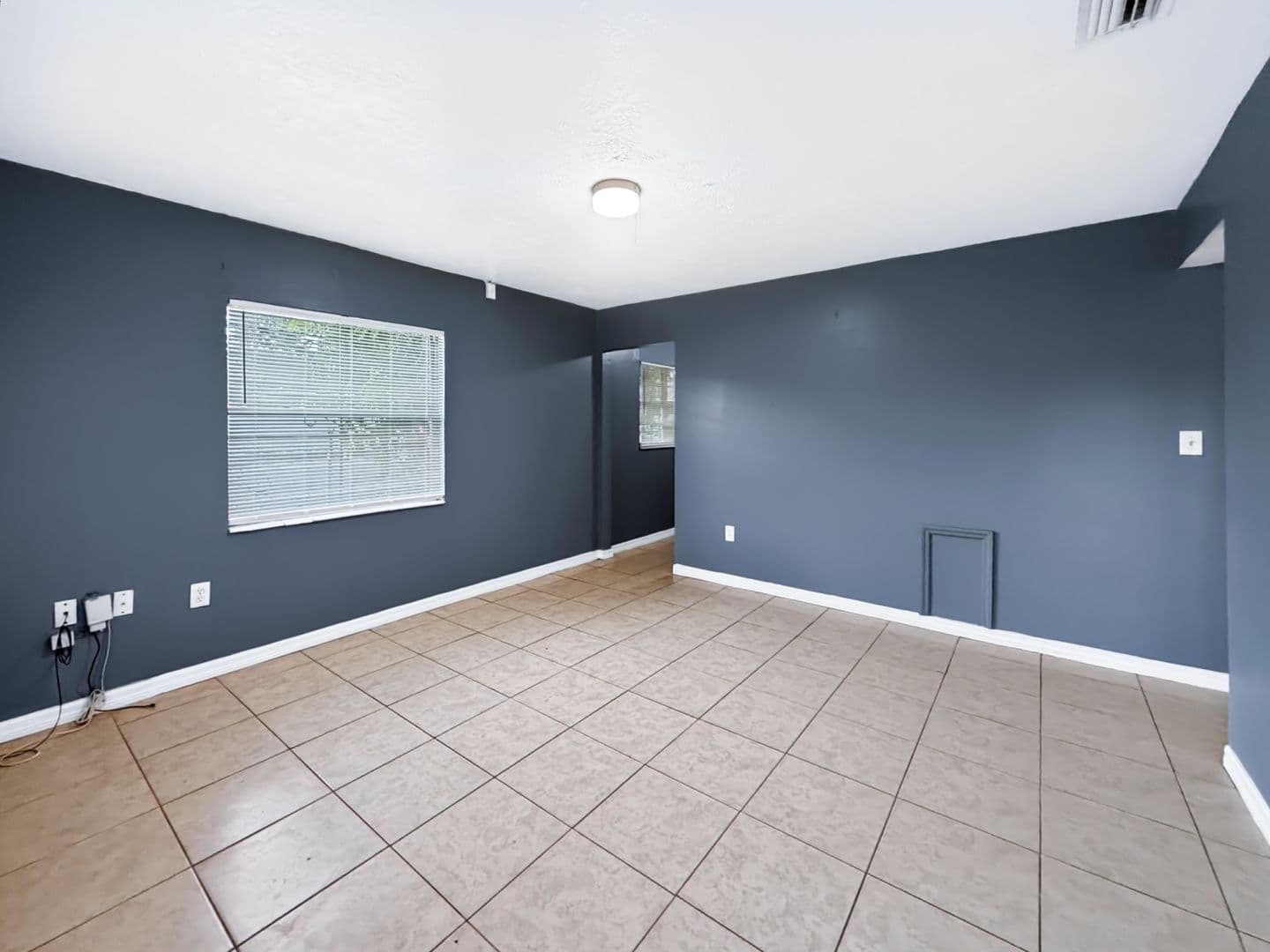 Tampa House: 3700 E Idlewild Ave