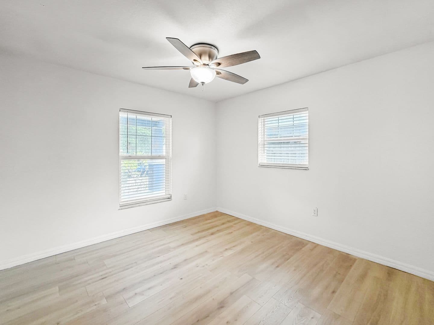 Saint Petersburg House: 1819 48th St S