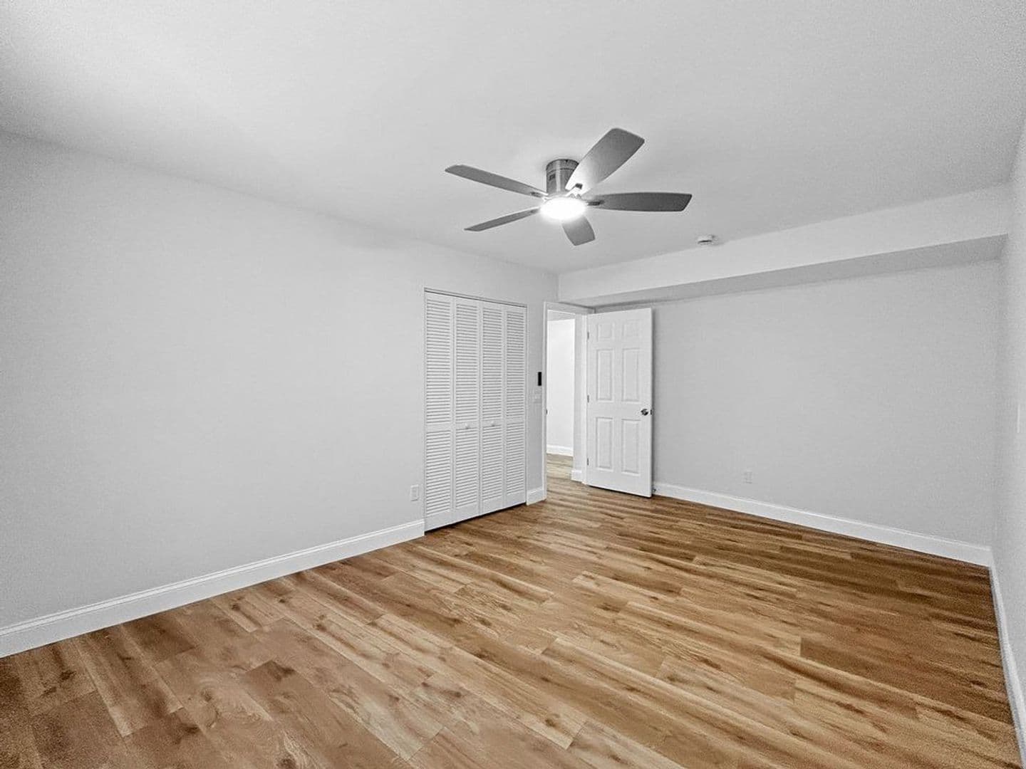 Madeira Beach Apartment: 503 129th Ave E