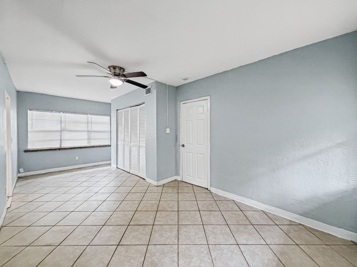 Tampa House: 8406 N 20th St