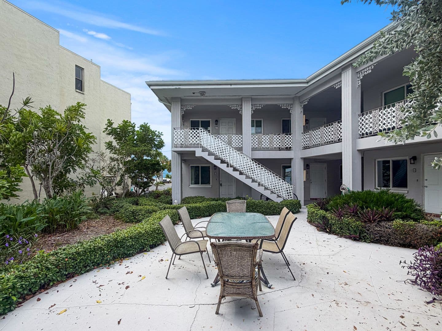 Treasure Island Apartment: 295 110th Ave