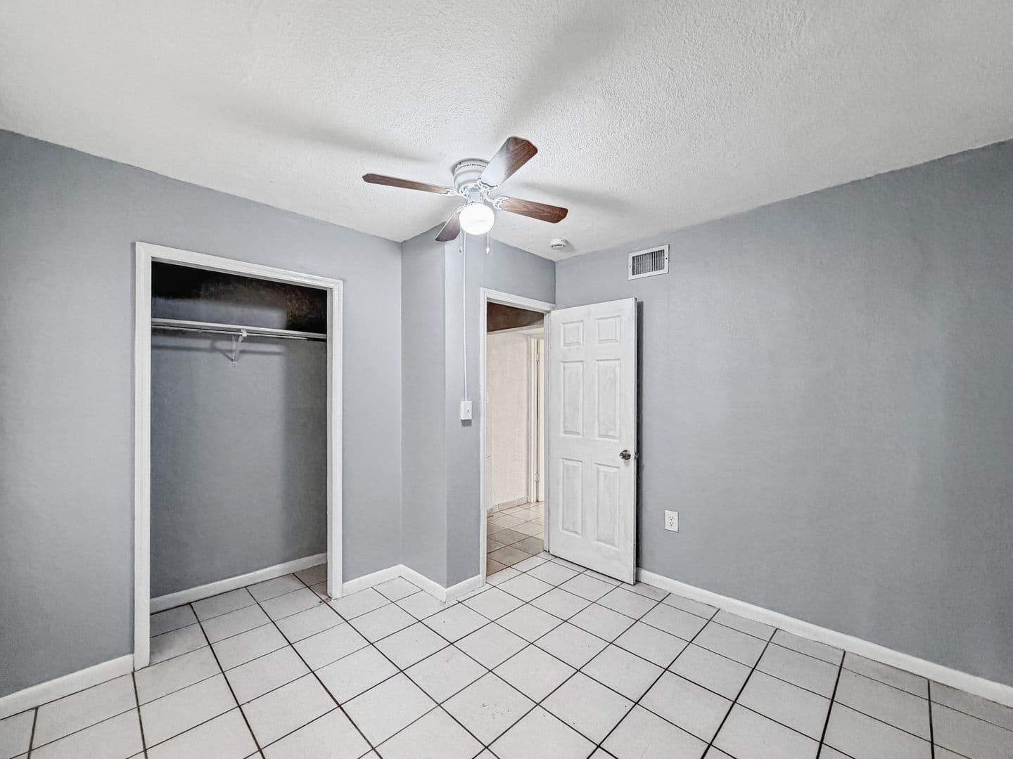 Tampa House: 8406 N 20th St