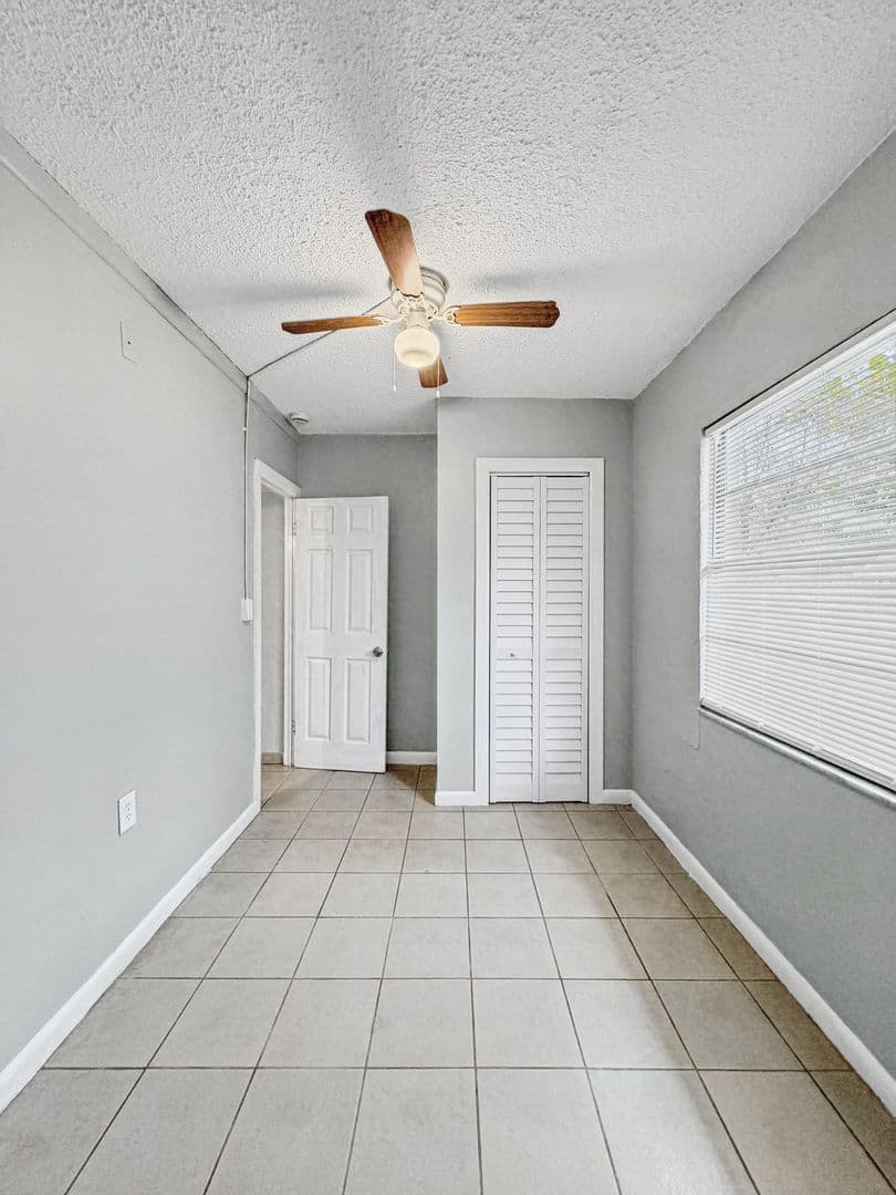 Tampa House: 8406 N 20th St