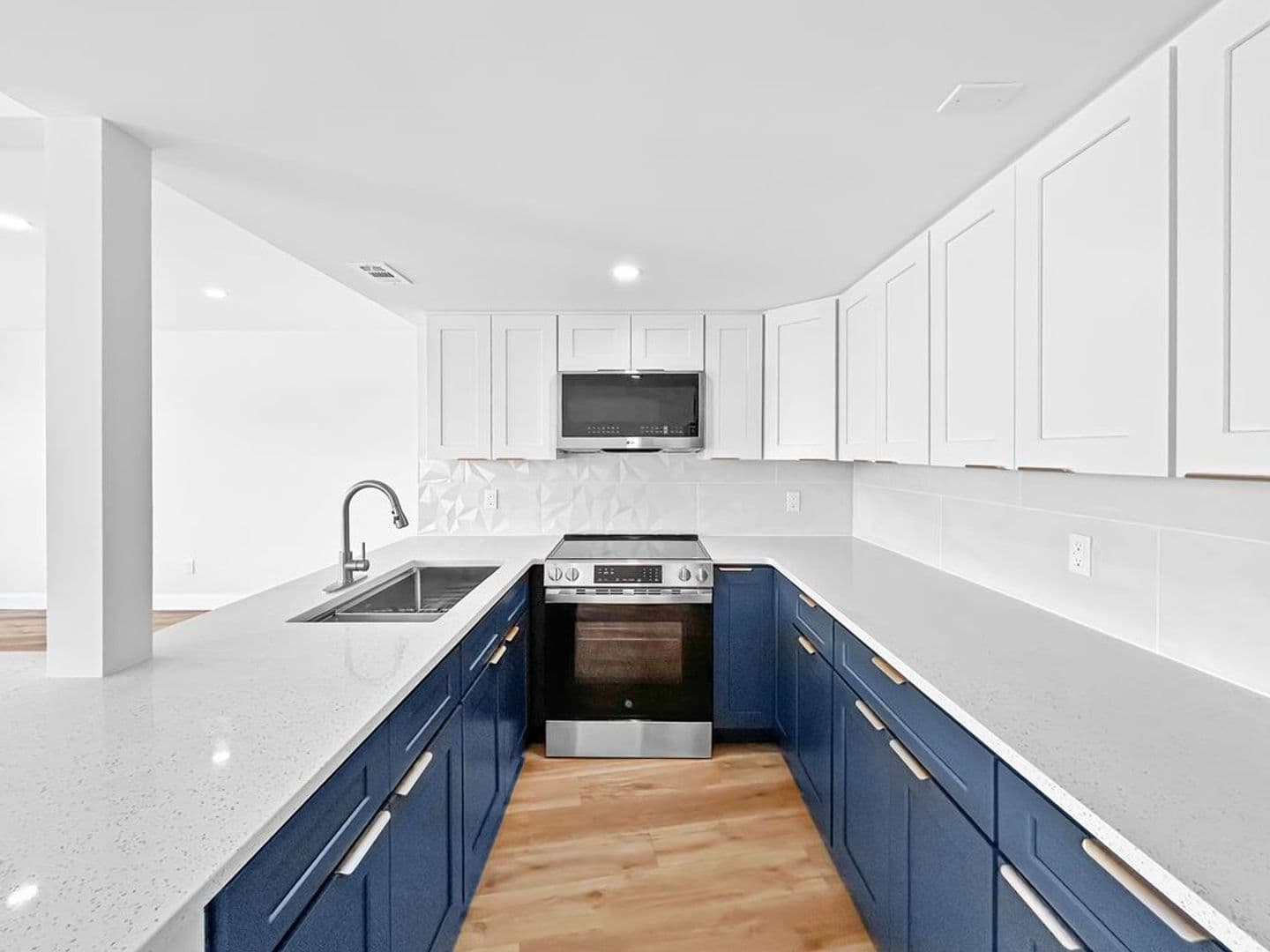 Madeira Beach Apartment: 503 129th Ave E