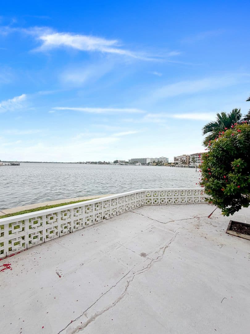 Treasure Island Apartment: 295 110th Ave
