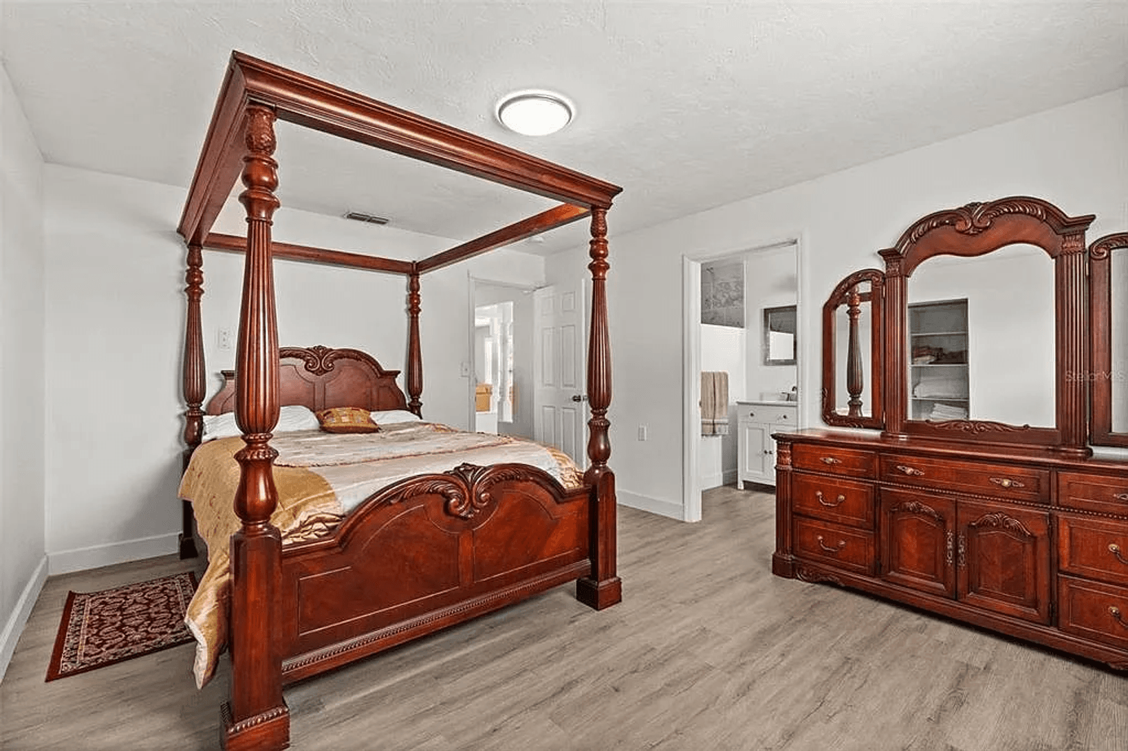 Treasure Island House: 710 116th Ave