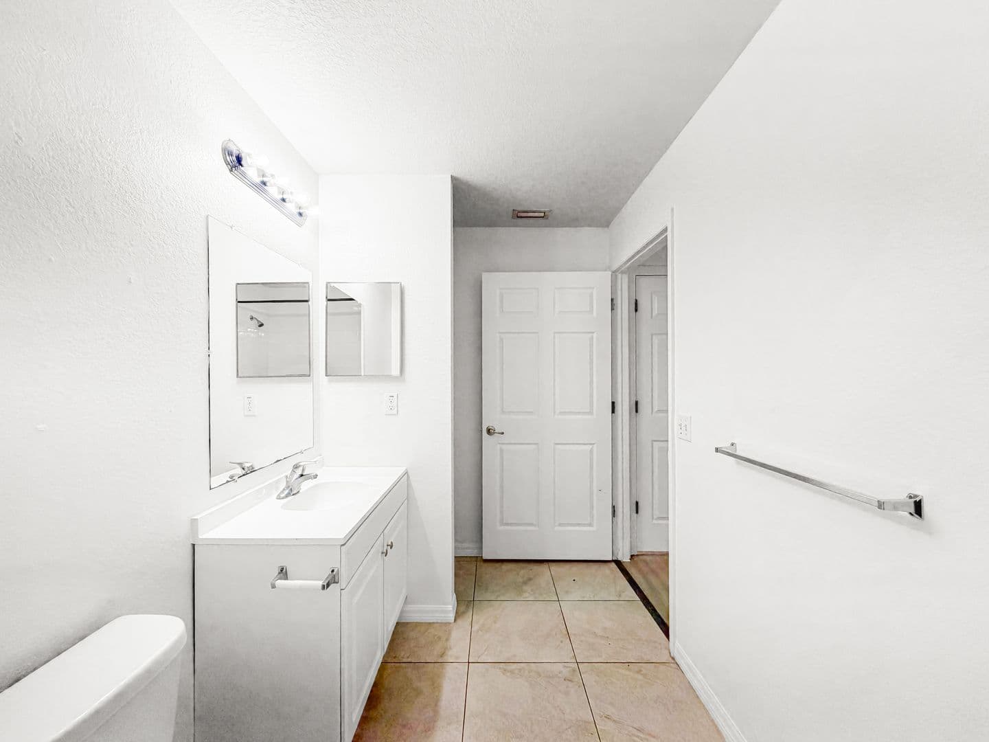 Saint Petersburg House: 1819 48th St S