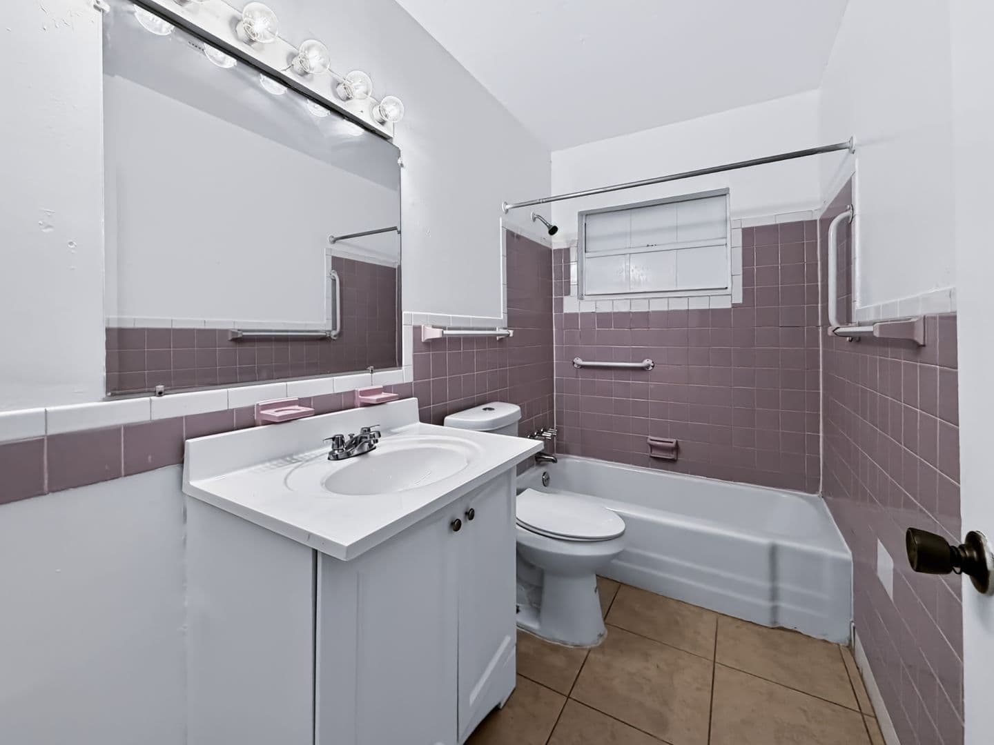 Tampa House: 3700 E Idlewild Ave