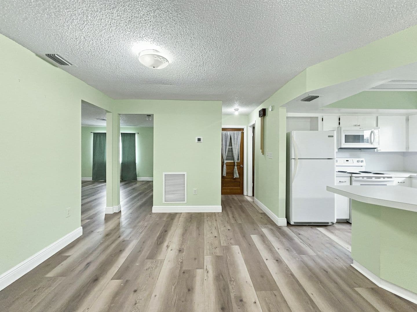 Largo House: 12829 109th St