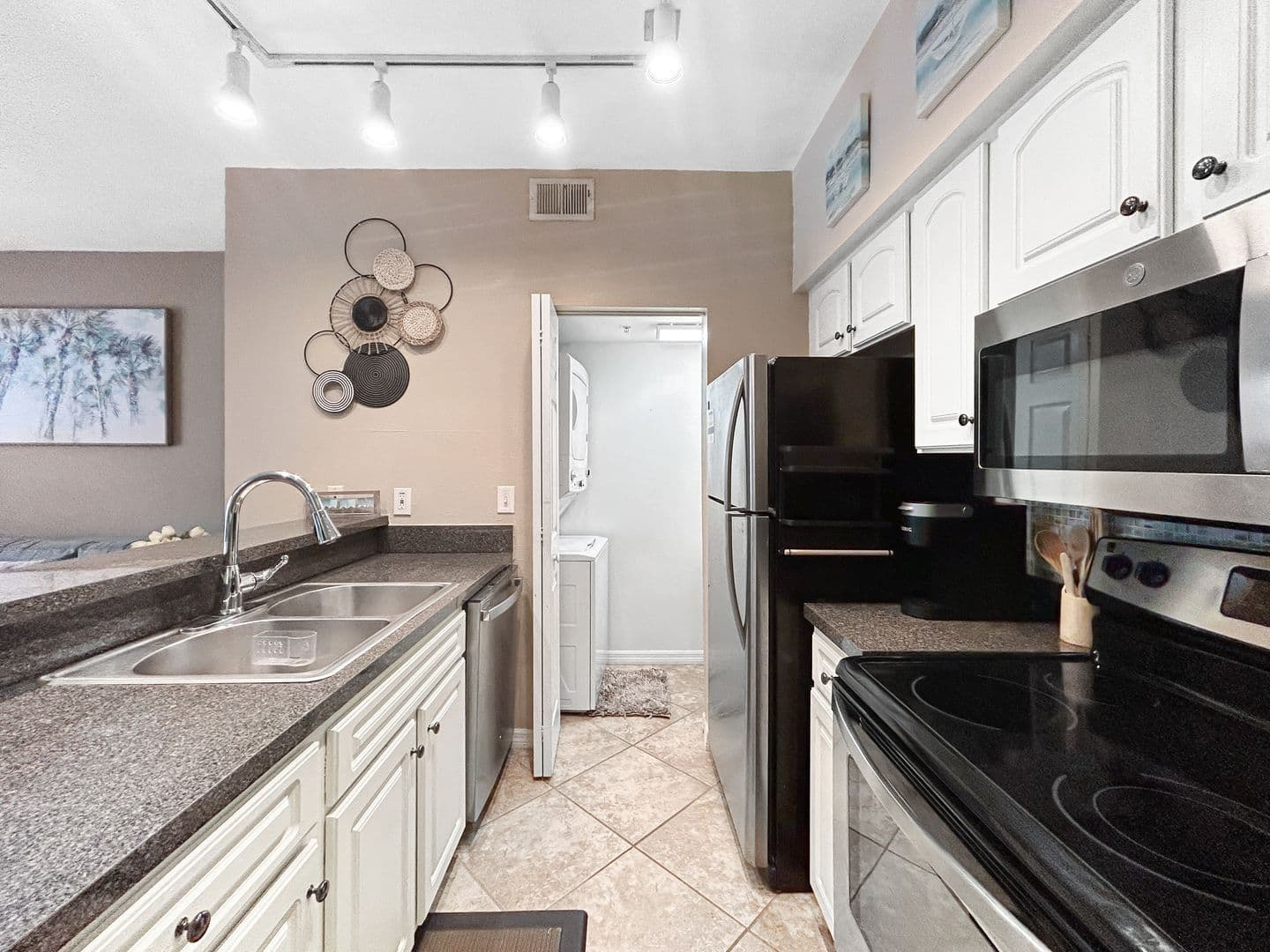 Seminole Condo: 10764 70th Ave Unit 7106