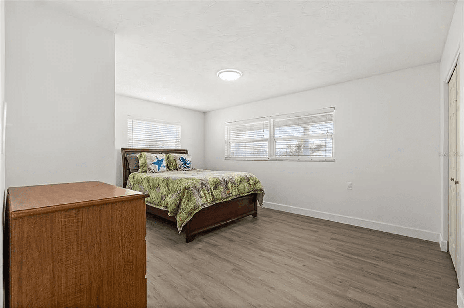 Treasure Island House: 710 116th Ave