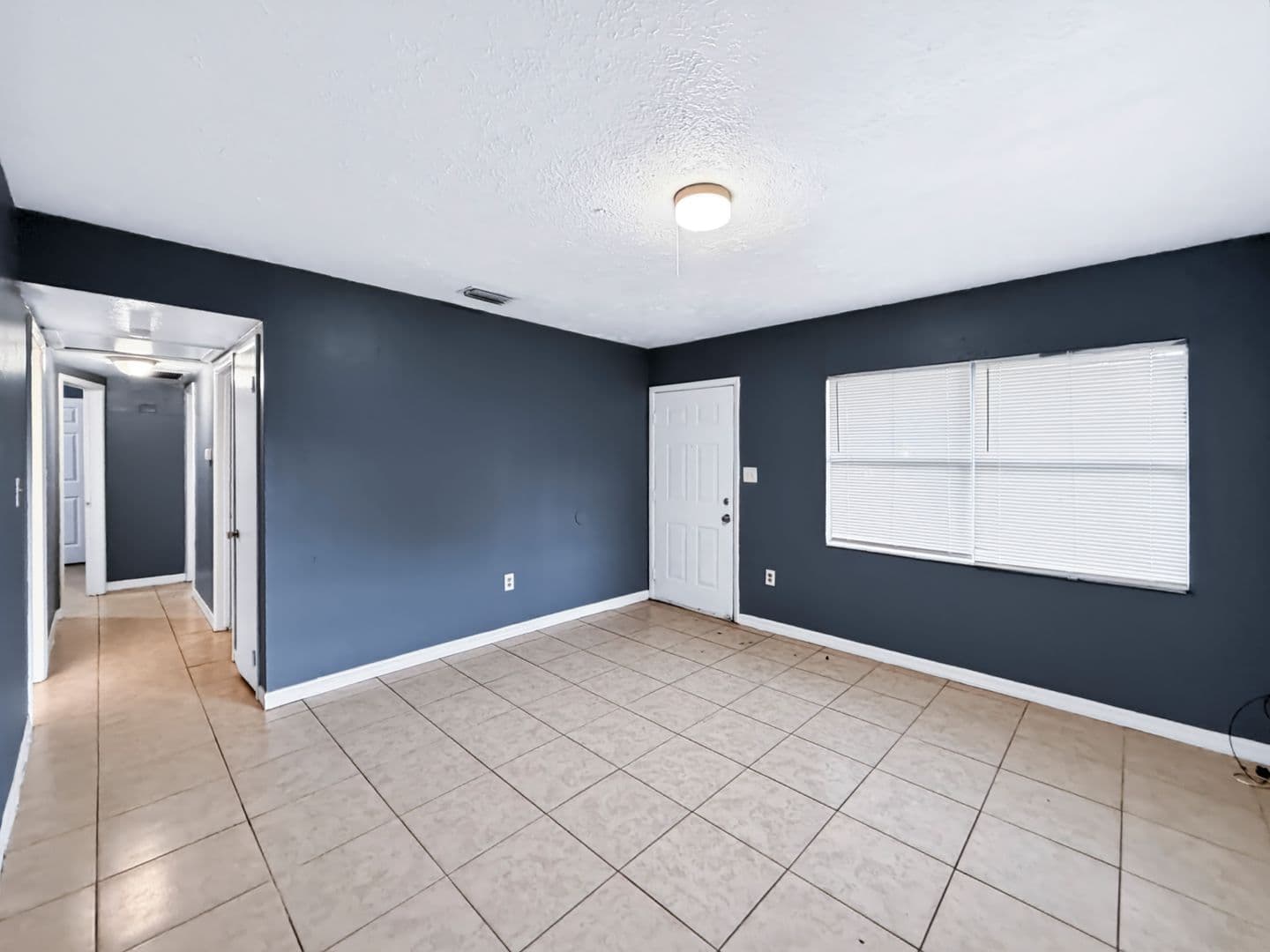 Tampa House: 3700 E Idlewild Ave