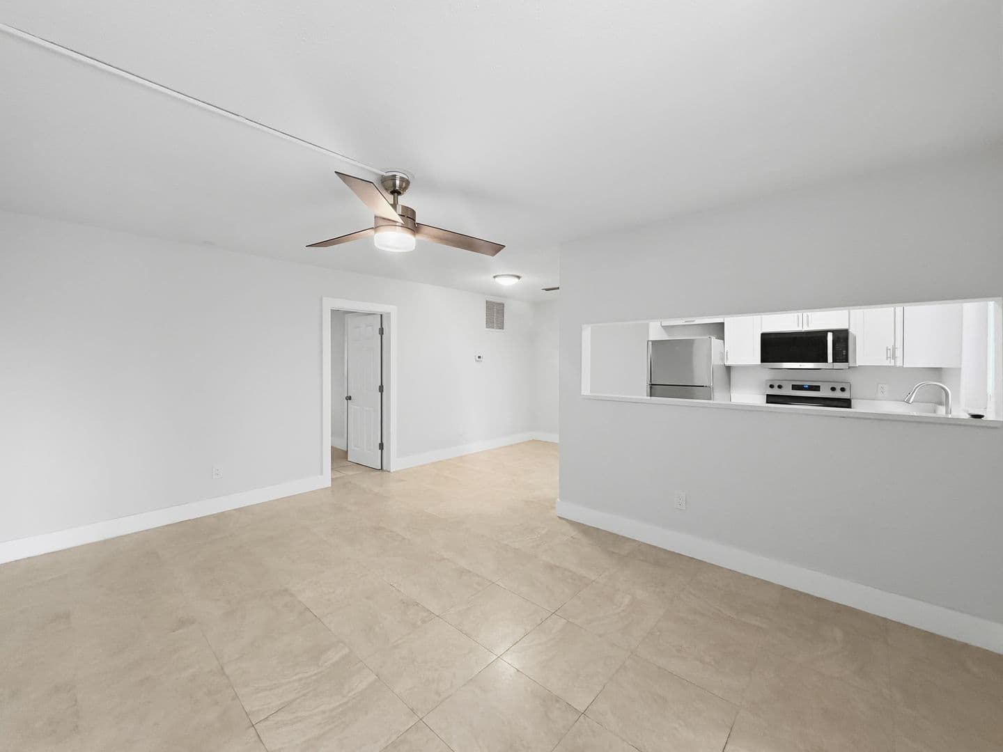 Treasure Island Apartment: 295 110th Ave
