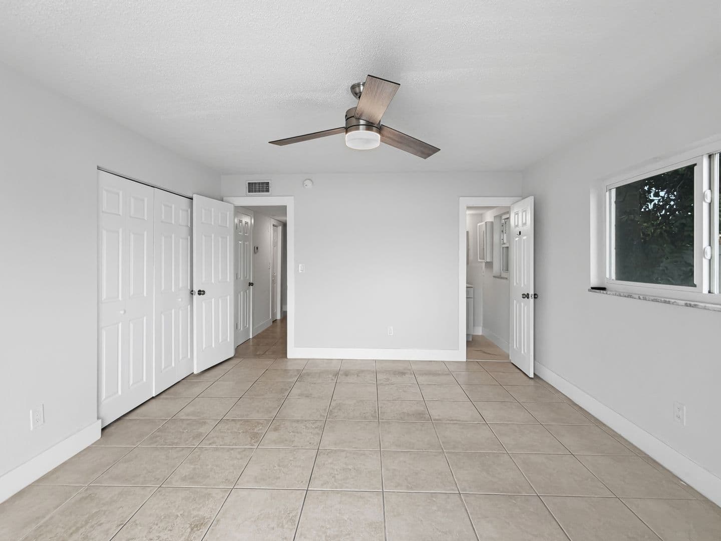 Treasure Island Apartment: 295 110th Ave