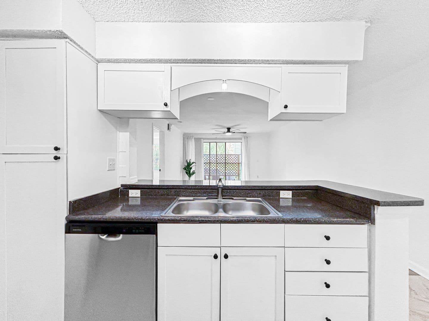 Clearwater Condo: 2500 Winding Creek Blvd APT G106