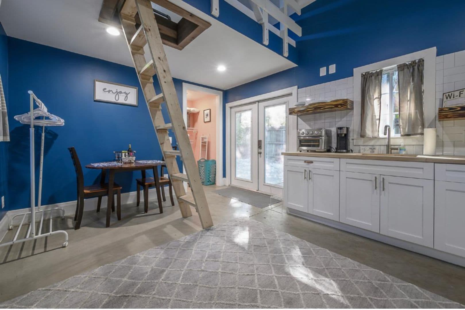 Tampa House: 7201 N Highland Ave Unit B